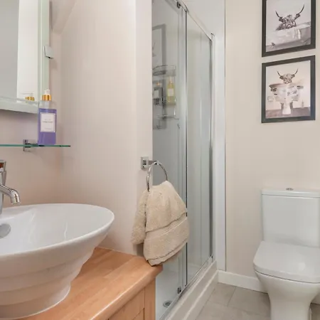 Spacious & Luxurious Terraced Town House Penrith